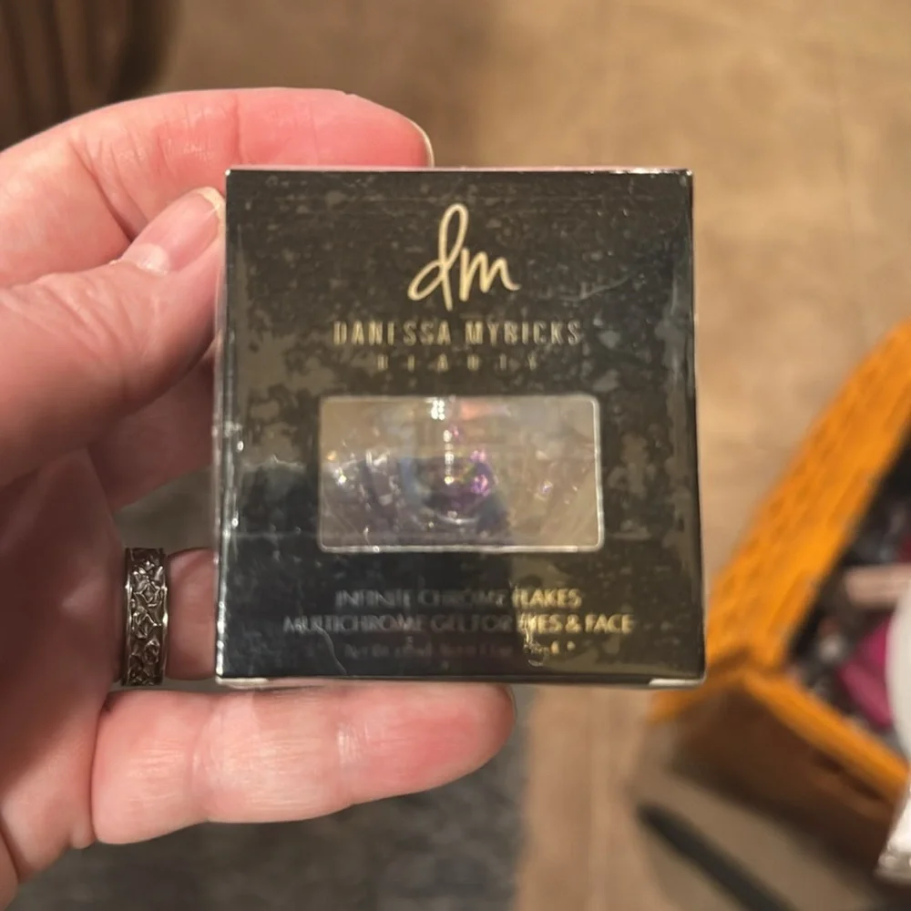 NIB Danessa Myricks Infinite Chrome Flakes Multichrome Gel Shooting Star
